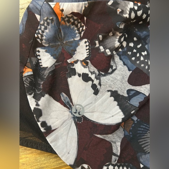 Lululemon Go The Distance Shorts Reversible Butterfly Pizzaz Multi / Black - Picture 11 of 13